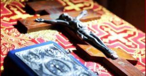 Rugăciunea Sfintei Cruci: Scutul Spiritual Împotriva Răutăților